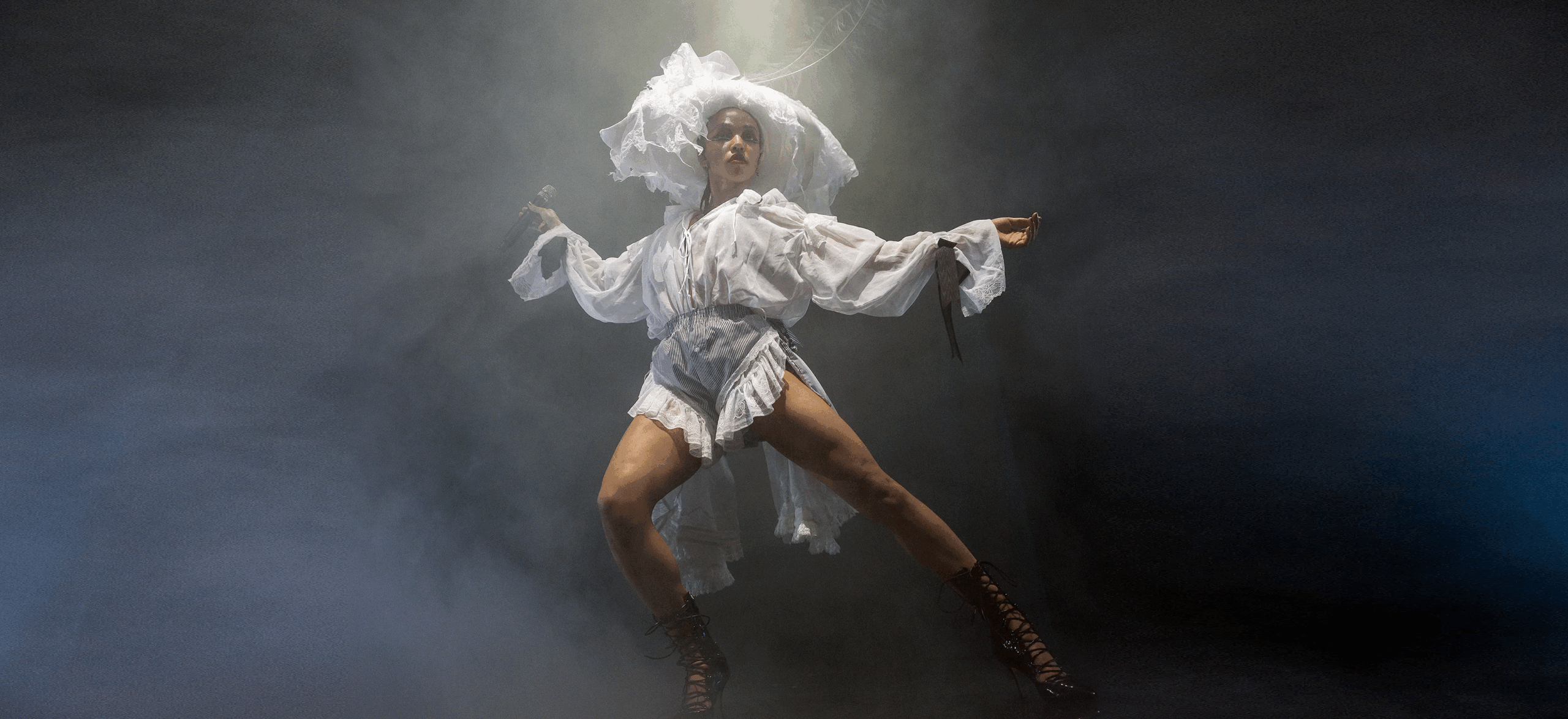 A construção estética de FKA Twigs: quando o corpo se torna linguagem visual